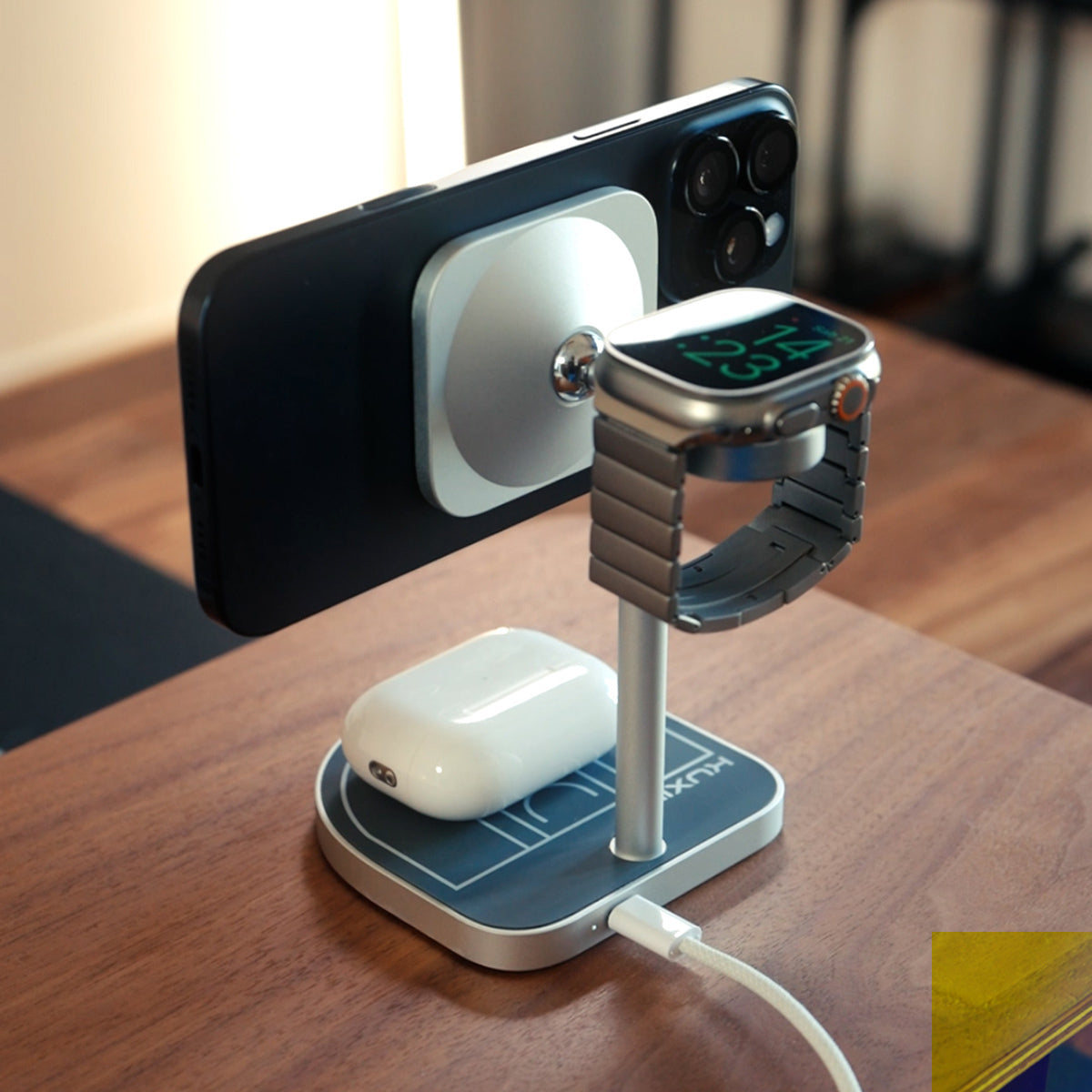 3-Point Power Creative 3-in-1 MagSafe Charging Stand - Black