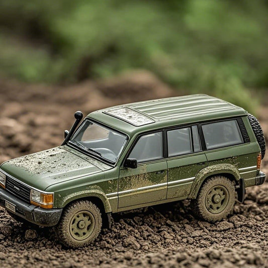 1:64 1994 Toyota Land Cruiser LC80 Die-Cast Car - Military Green Muddy Edition