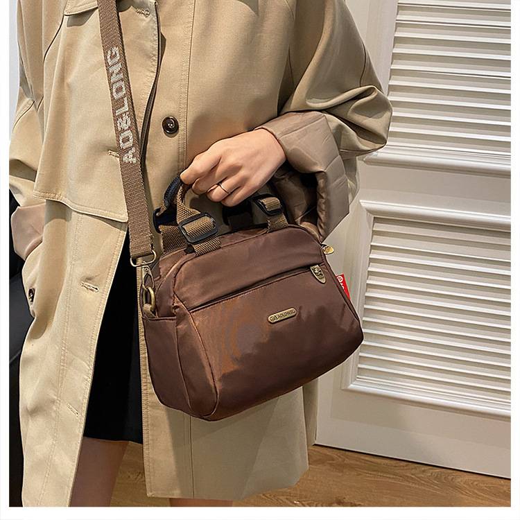 New nylon commuter shoulder bag