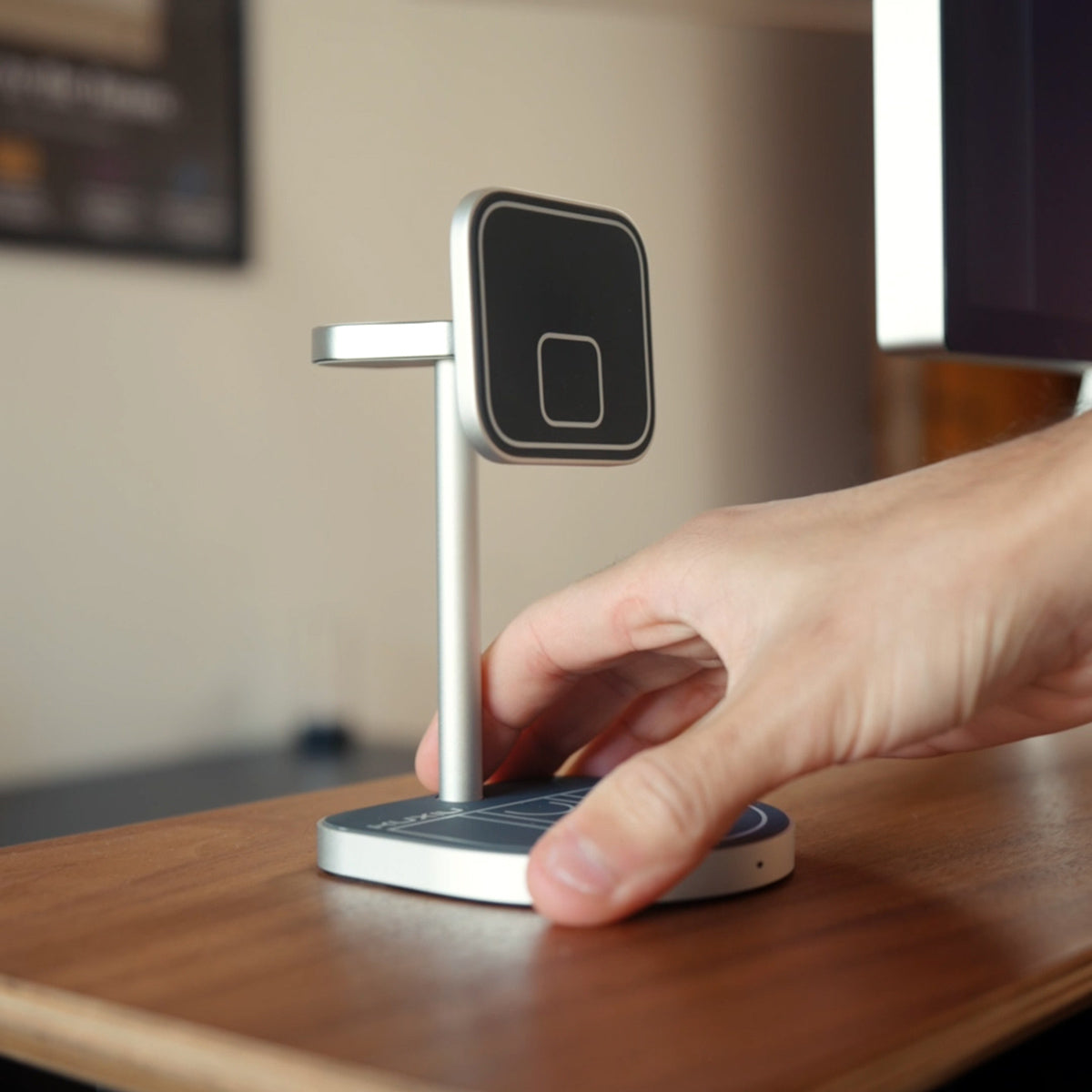 3-Point Power Creative 3-in-1 MagSafe Charging Stand - Black