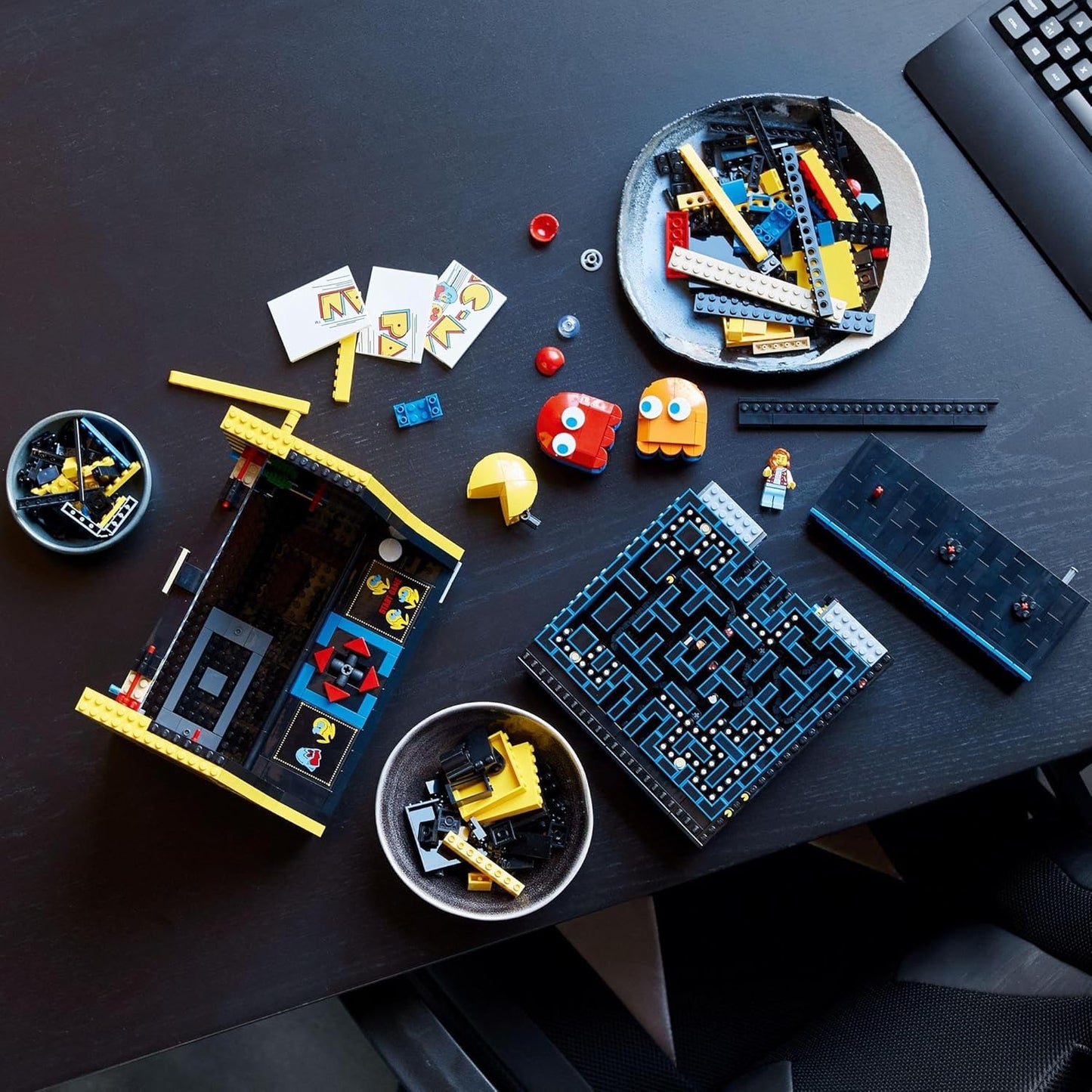 PAC-MAN Arcade Game, Model Kit for Adults to Build Game Machine with Characters 10323 Icons