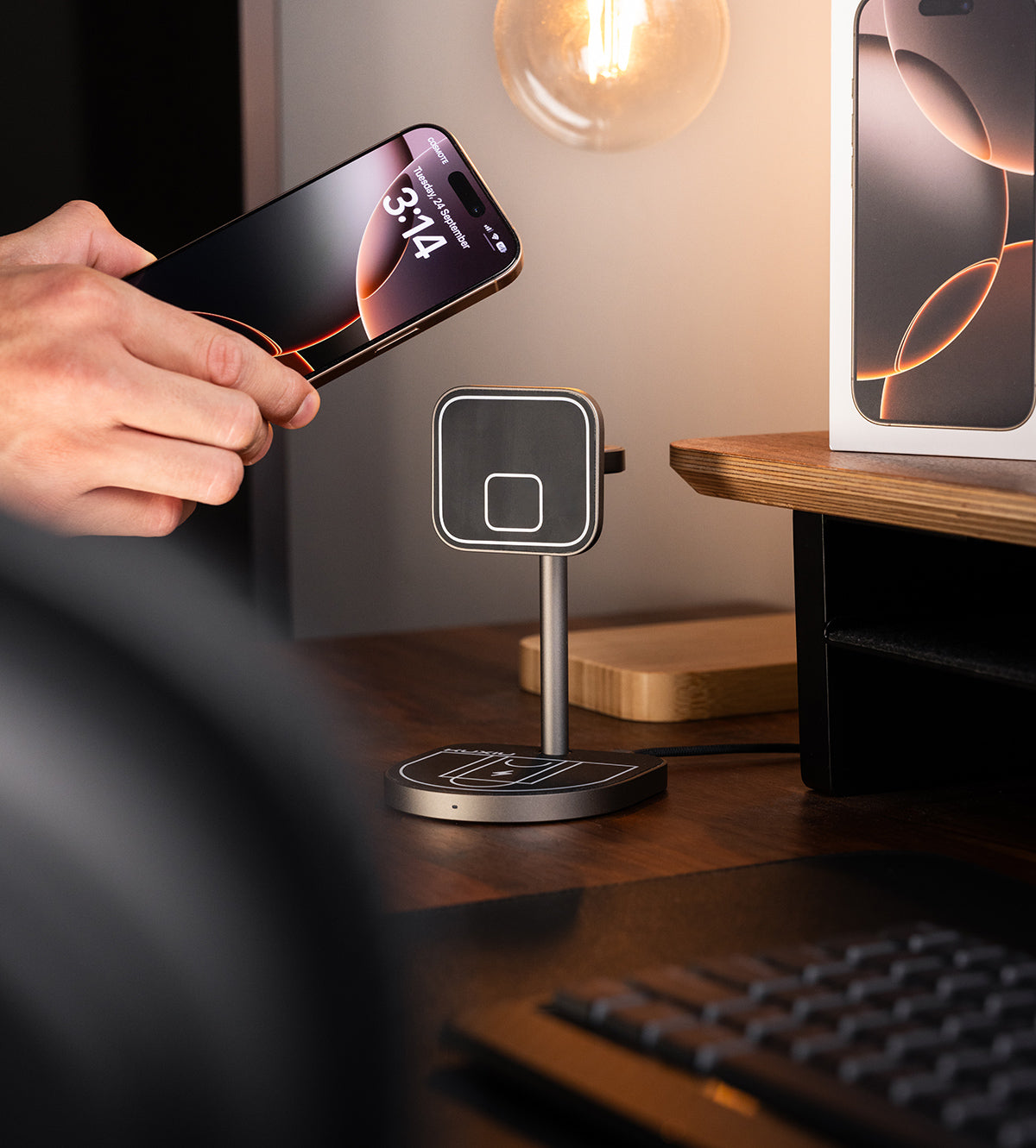 3-Point Power Creative 3-in-1 MagSafe Charging Stand - Black