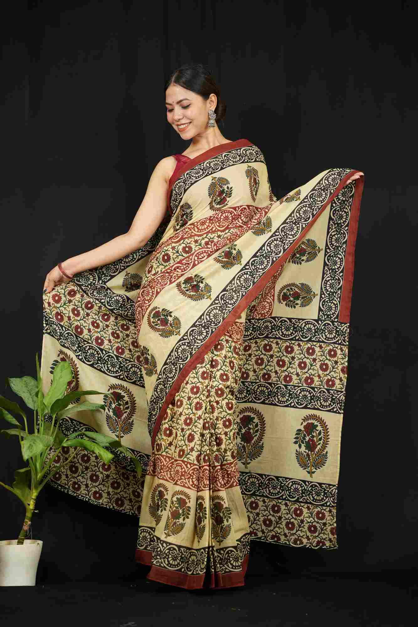 Mul Mul Cotton Kalamkari Hand Printed With Contrast Border Ready to Wear Saree