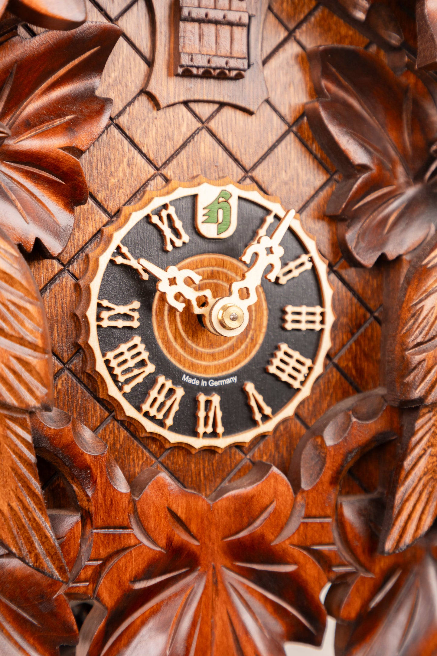 Small Leaf and Loon cuckoo clock