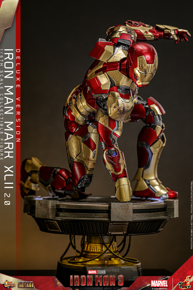 Iron Man Mark XLII (2.0) Deluxe Sixth Scale Figure