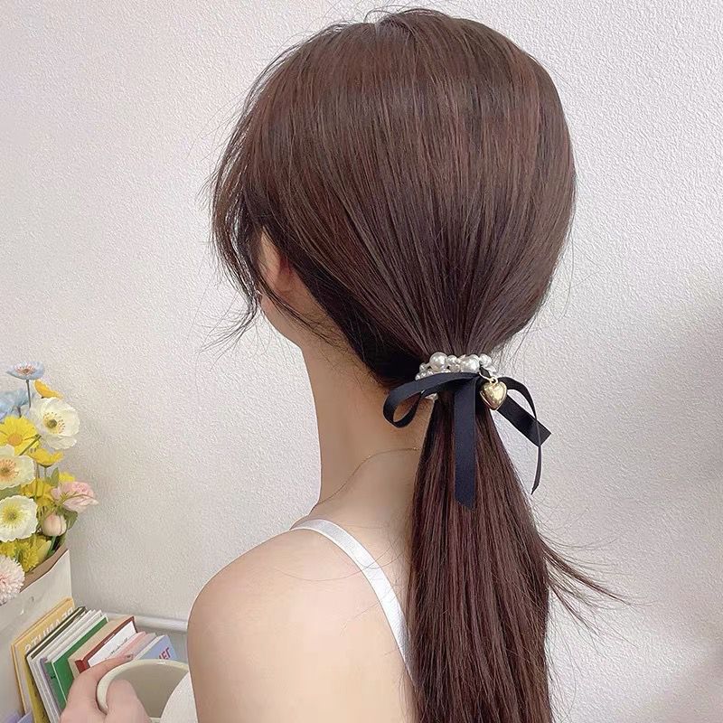 Paris Pearl Heart Hairtie