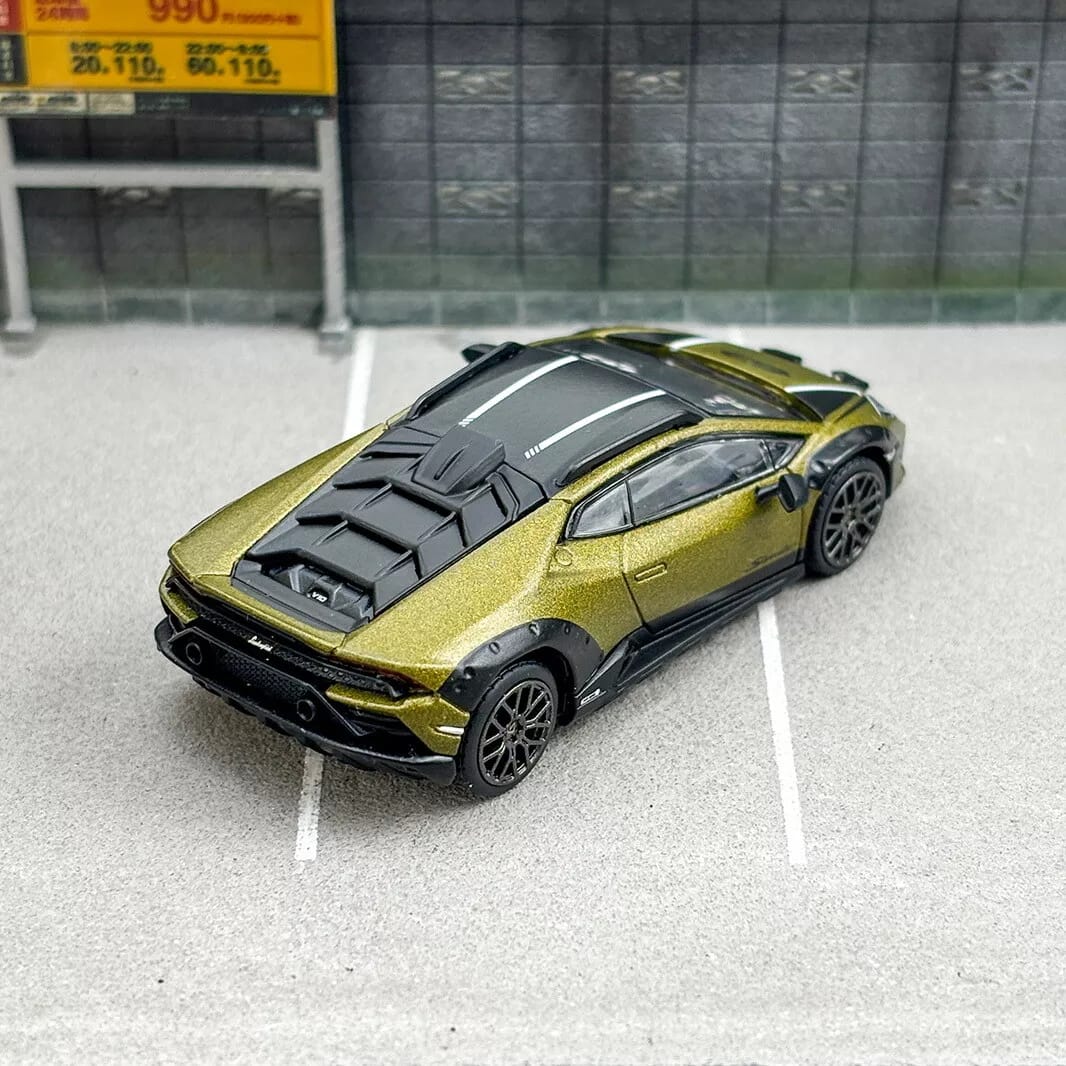 Mini GT Code 779 Lamborghini Huracán Sterrato Verde Gea Matt