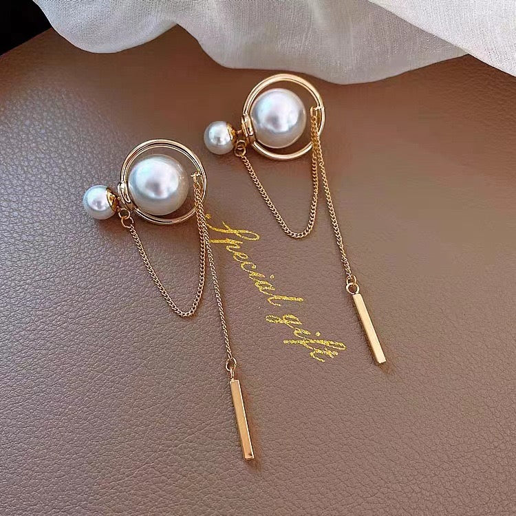 Chained by pearls earrings