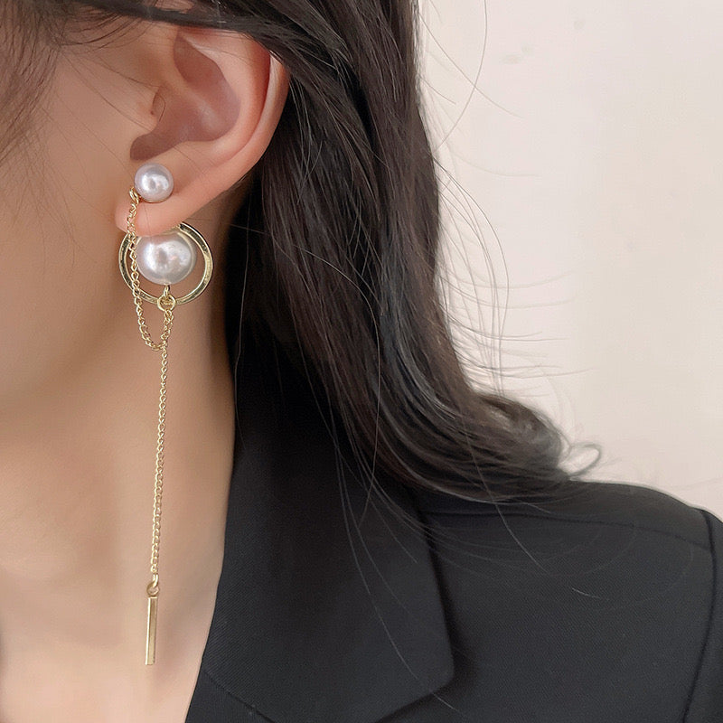 Chained by pearls earrings