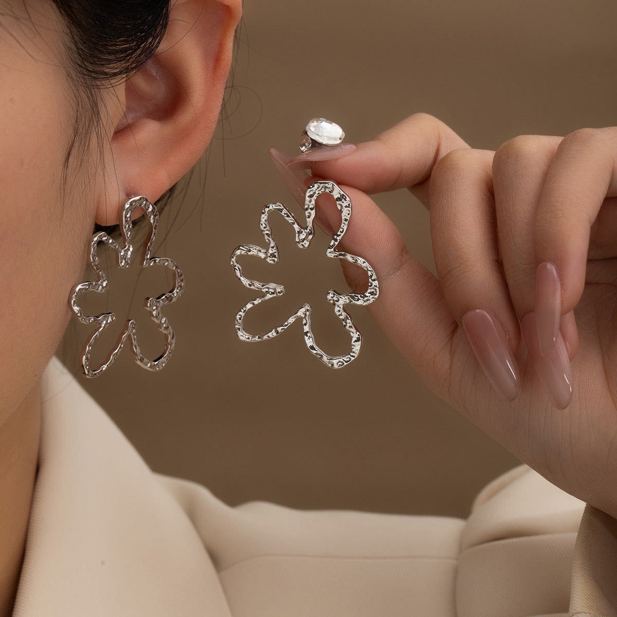 Silver Dazy Drama Earrings