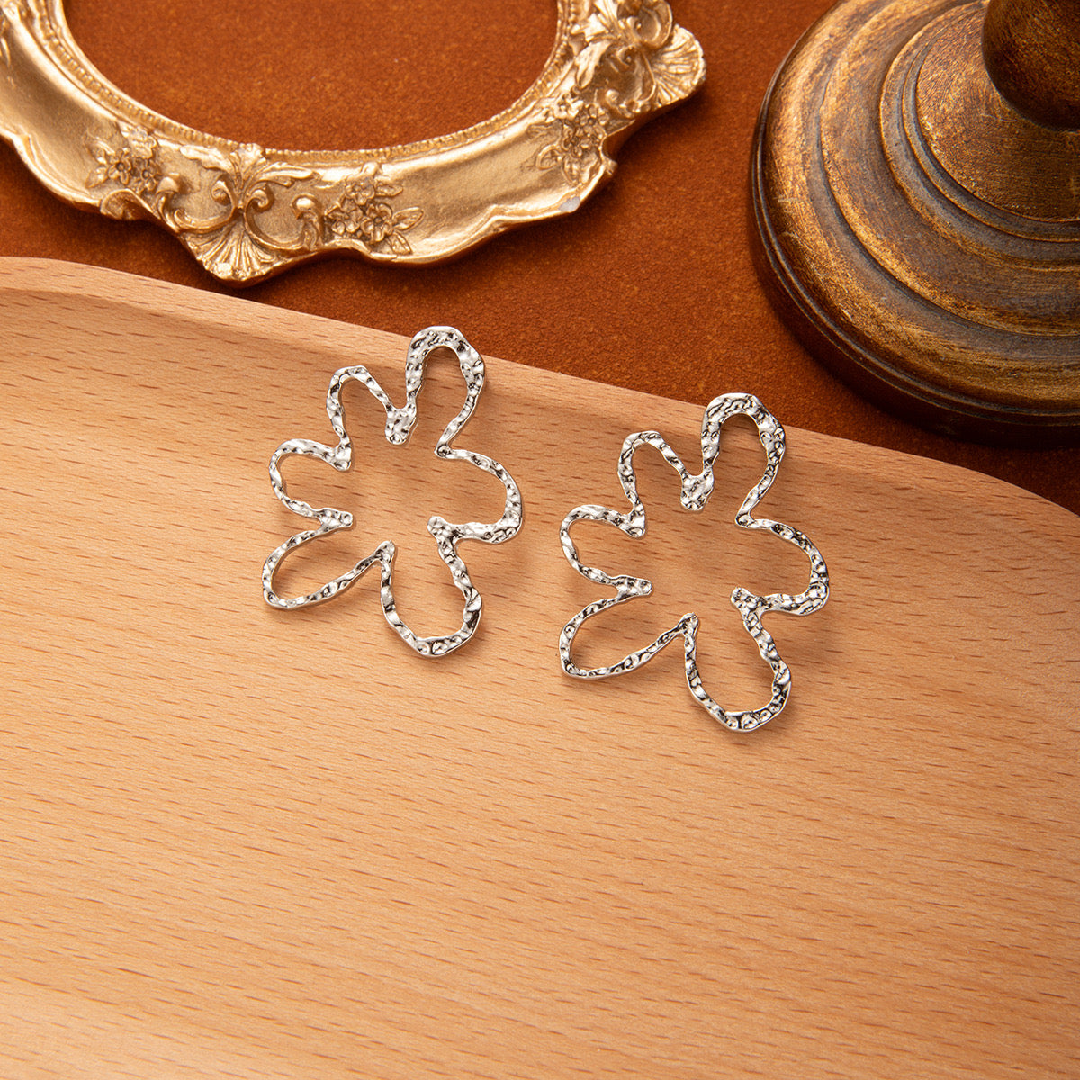 Silver Dazy Drama Earrings