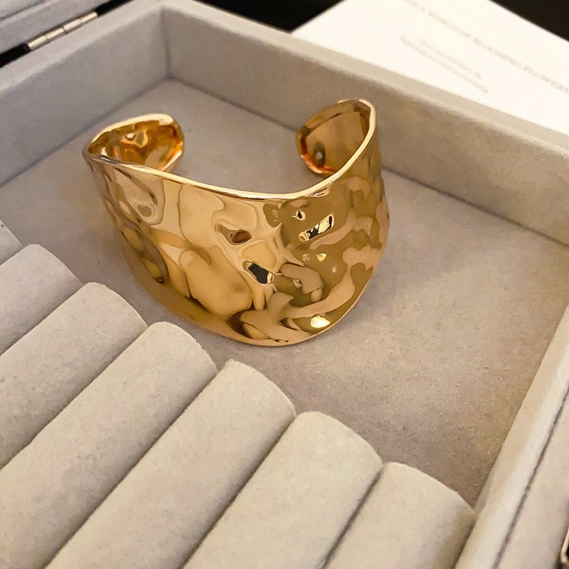 Asymmetrical Hammered Handcuff