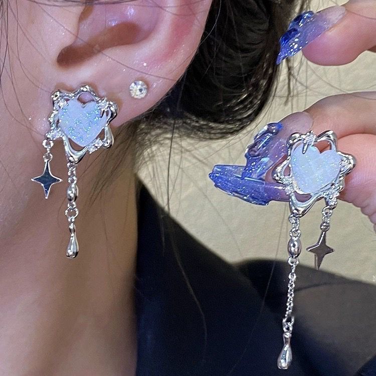 Grudge Heart Earrings