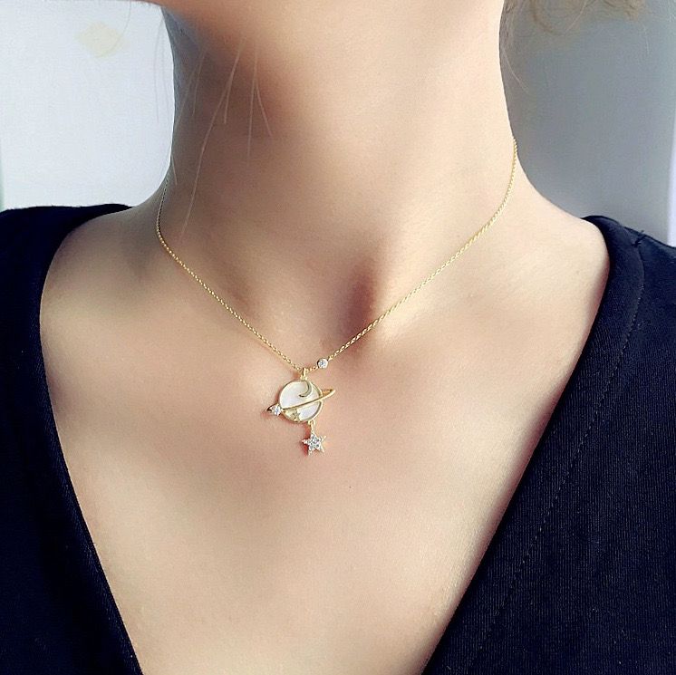 Saturn Star minimal Necklace
