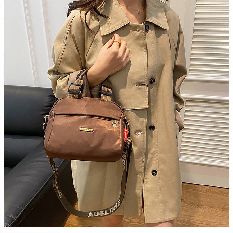 New nylon commuter shoulder bag