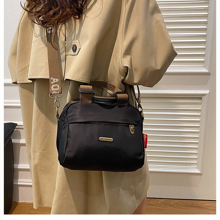 New nylon commuter shoulder bag