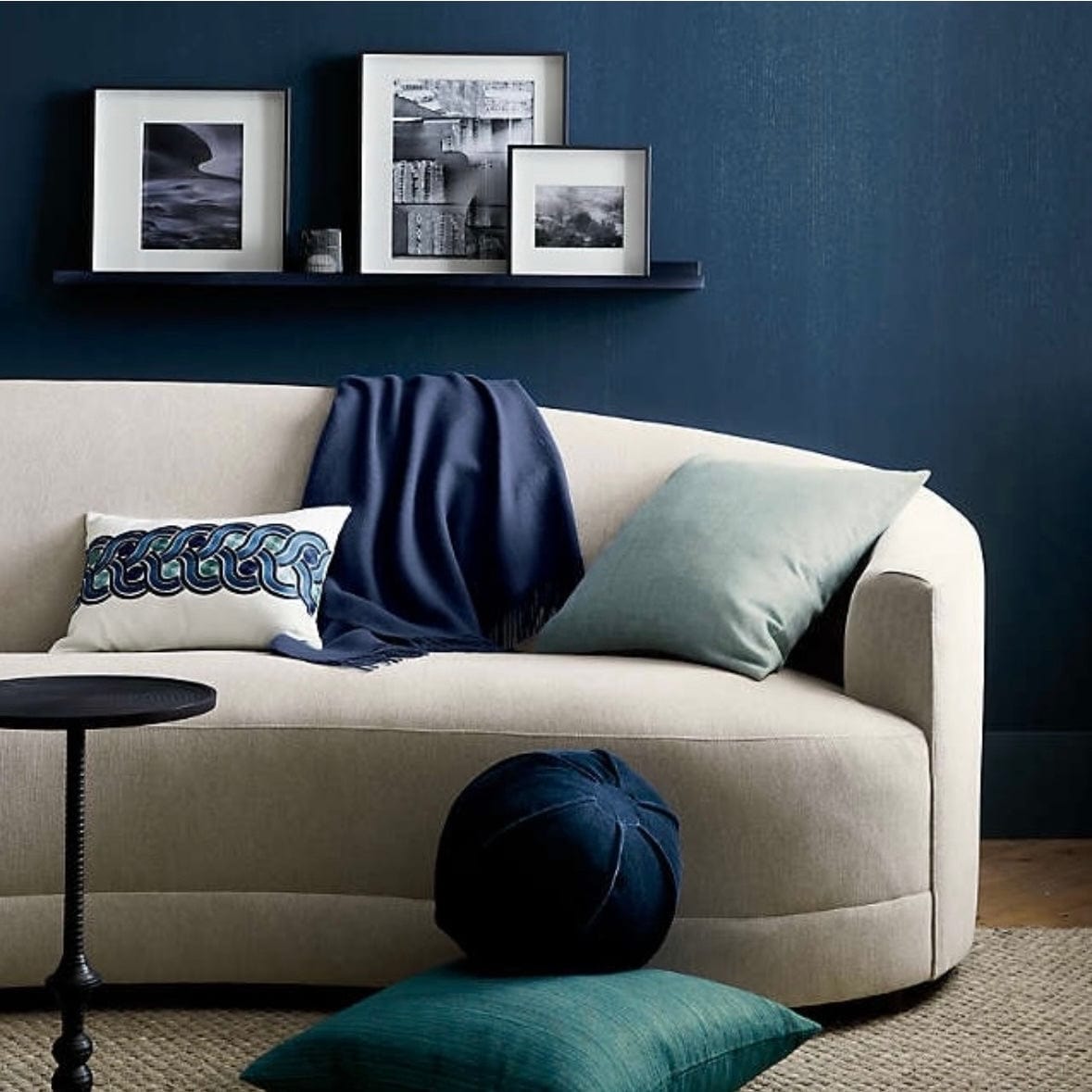Minova Curve Sofa