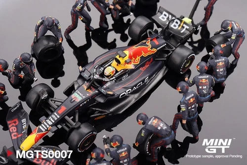 Mini GT 1:64 Oracle Red Bull Racing RB18 #1 Max V. 2022 Pit Crew Set