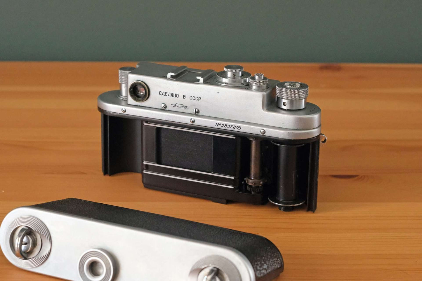 Zorki 4 Vintage Rangefinder Film Camera & Jupiter 8 Lens