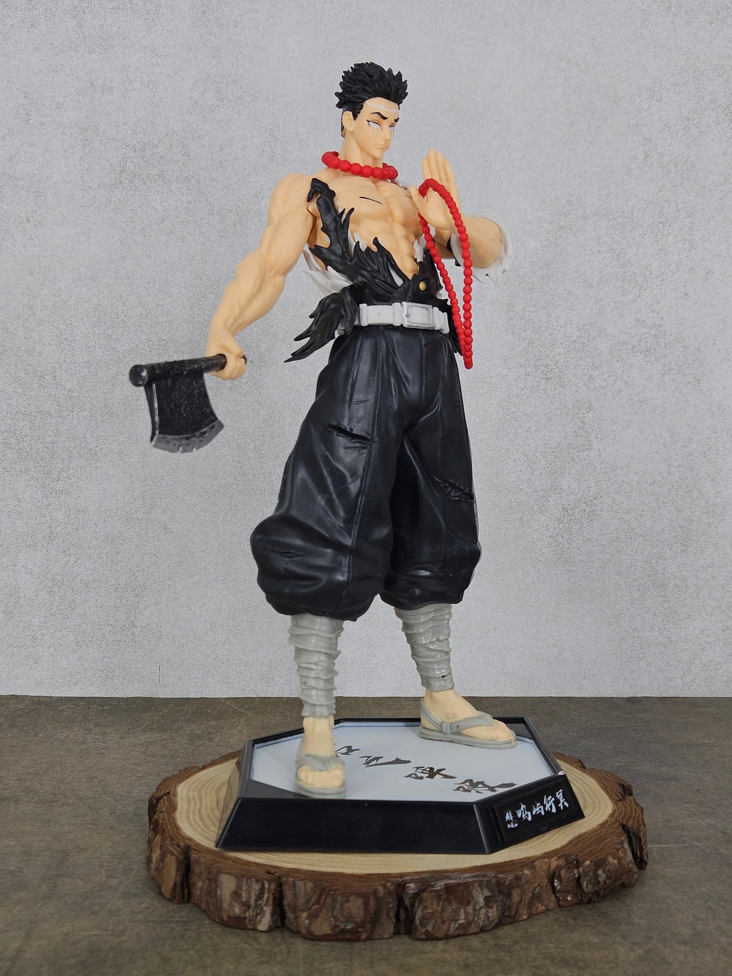 Demon Slayer Gyomei 30 cm Figure