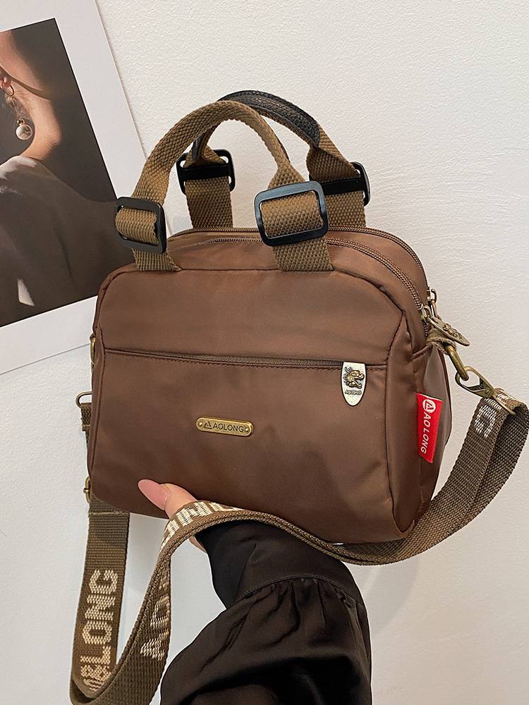 New nylon commuter shoulder bag