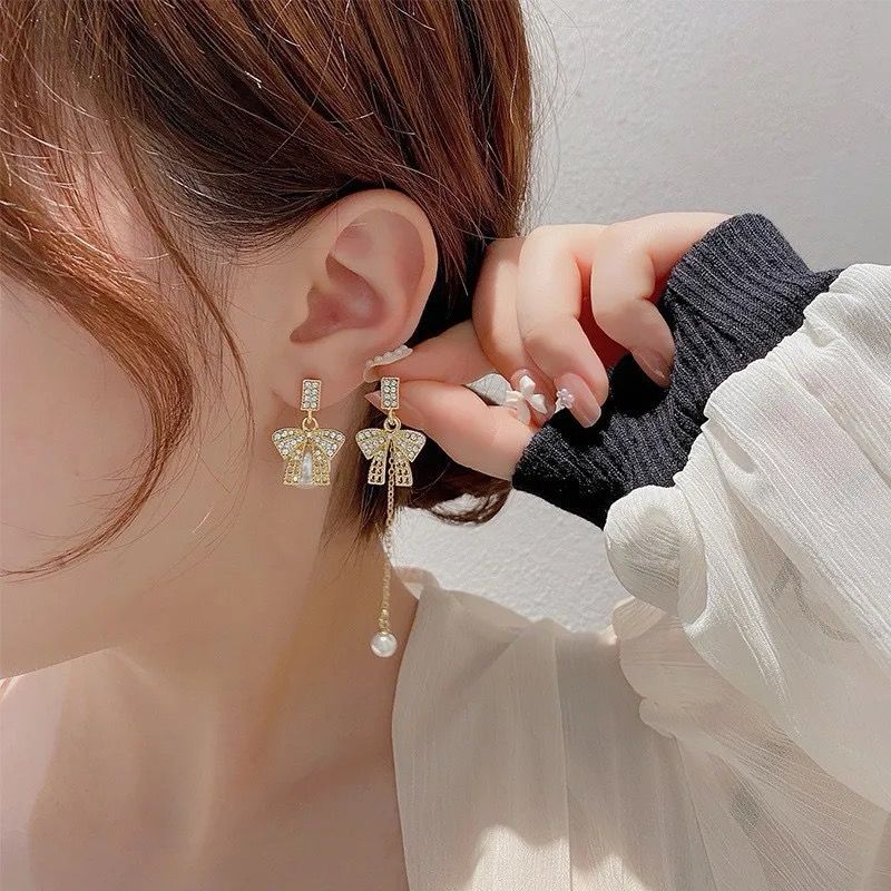 Mismatch Pearl Drop Bow Earrings