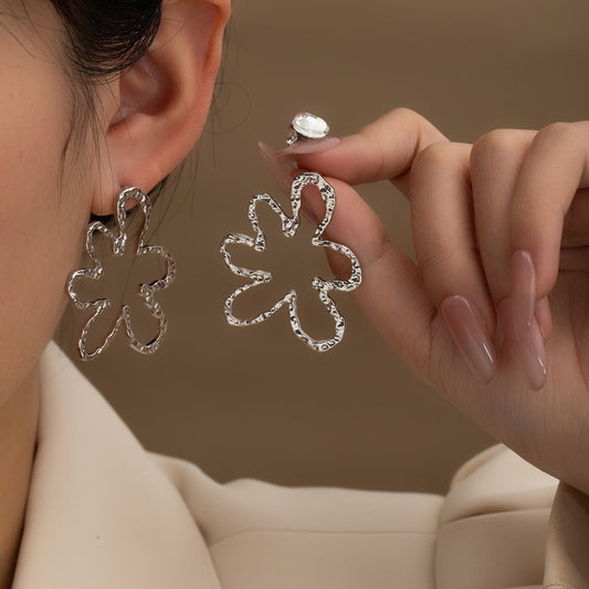 Silver Dazy Drama Earrings