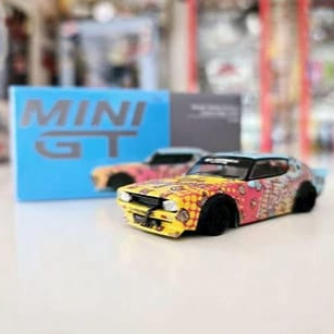 Mini GT Code 698 Nissan Skyline Kenmeri Liberty Walk LBWK KUMA
