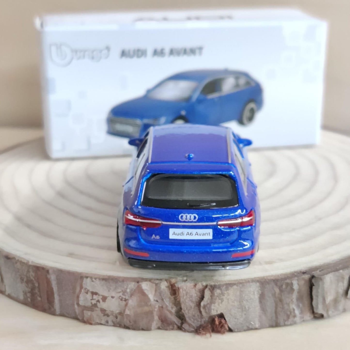 Official Bburago 61 Audi A6 Avant - 1 : 64 Diecast Scale Model