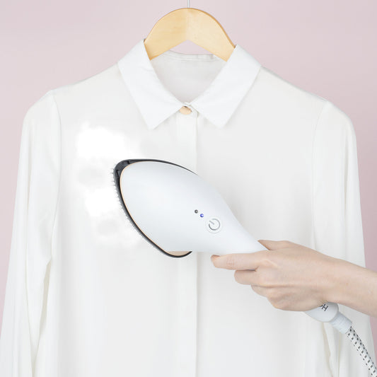 2‑in‑1 garment steamer and iron delivers 1500 W of power