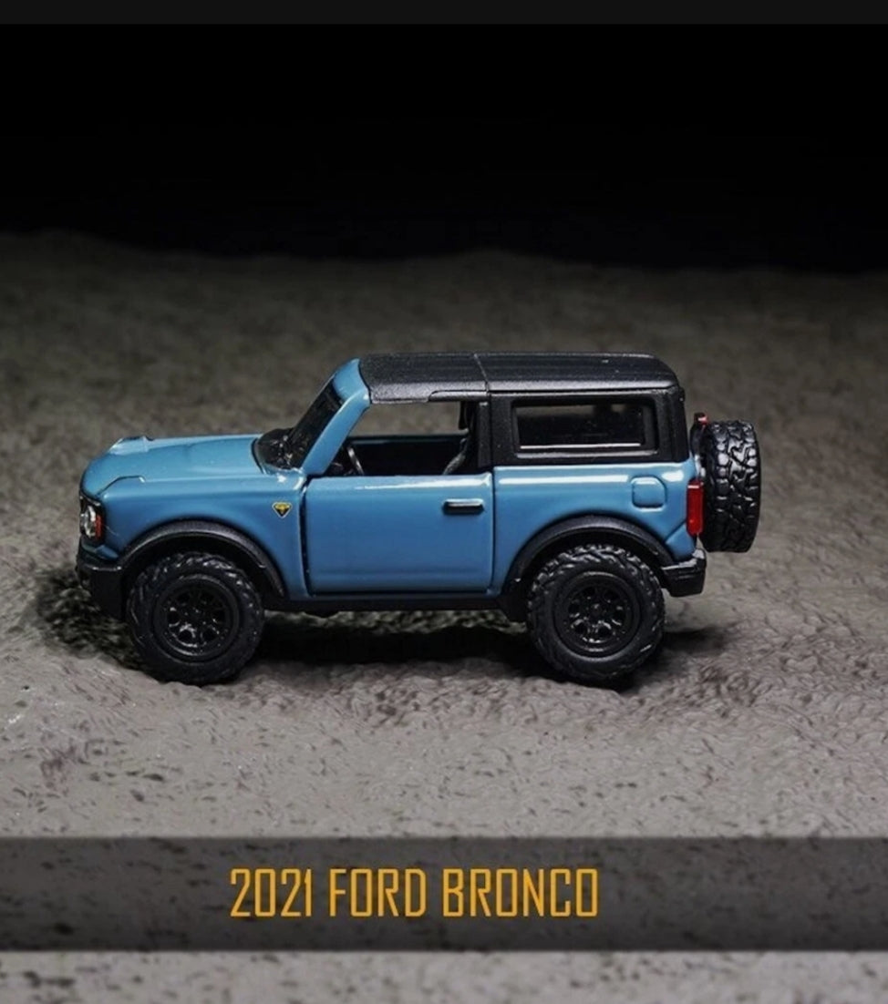 Official Bburago 2021 Ford Bronco- 1 : 64 Diecast Scale Model