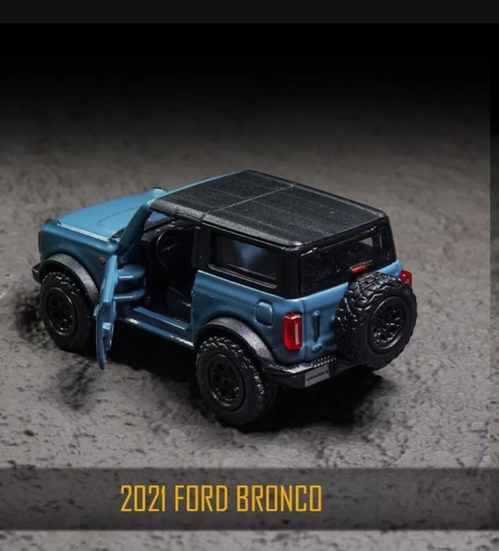 Official Bburago 2021 Ford Bronco- 1 : 64 Diecast Scale Model
