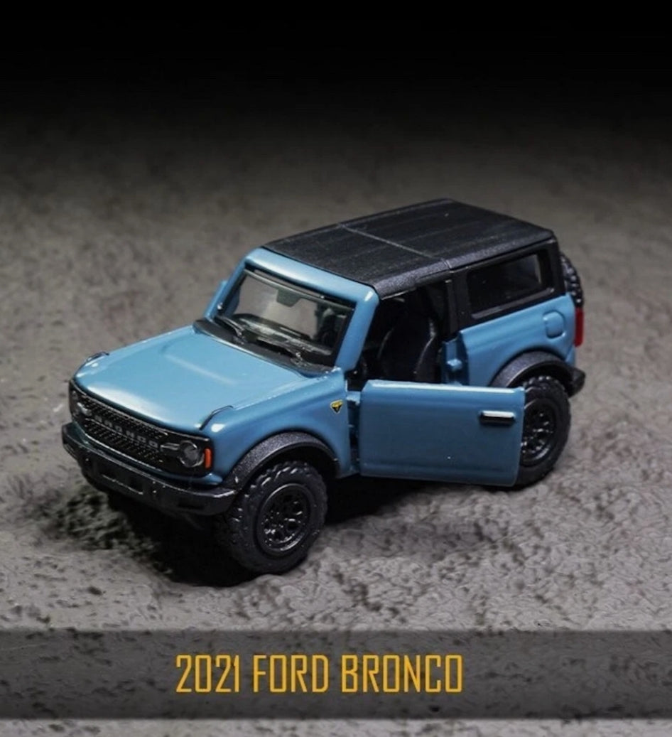 Official Bburago 2021 Ford Bronco- 1 : 64 Diecast Scale Model