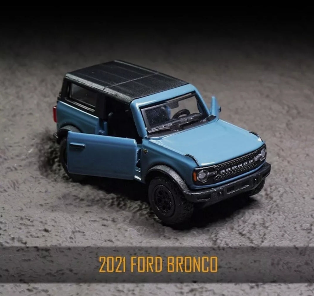 Official Bburago 2021 Ford Bronco- 1 : 64 Diecast Scale Model
